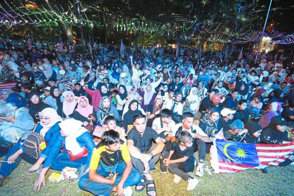 Malaysians from all walks of life flocked to Padang Merdeka and were not hampered despite a downpour.